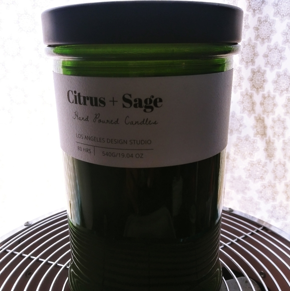 EAST WEST ARTISAN SCENTED CANDLE CITRUS + SAGE 80 HRS _ 19.04 OZ - Picture 4 of 5